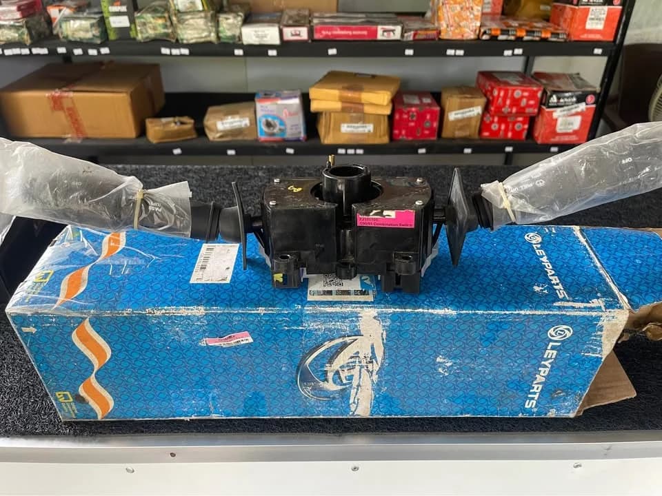 Leyland Double Lever Combination Switch for Bus – Genuine Replacement Part